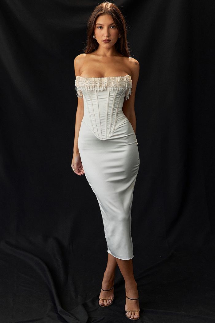 Elegant Strapless White Dress for Weddings