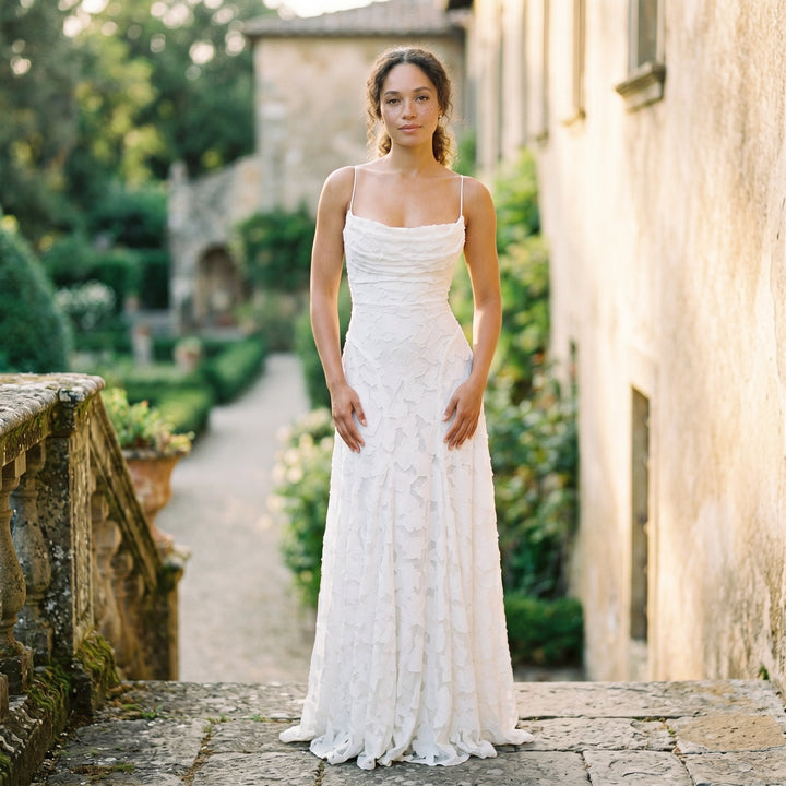 Elegant Lace Maxi Evening Gown for Formal Events